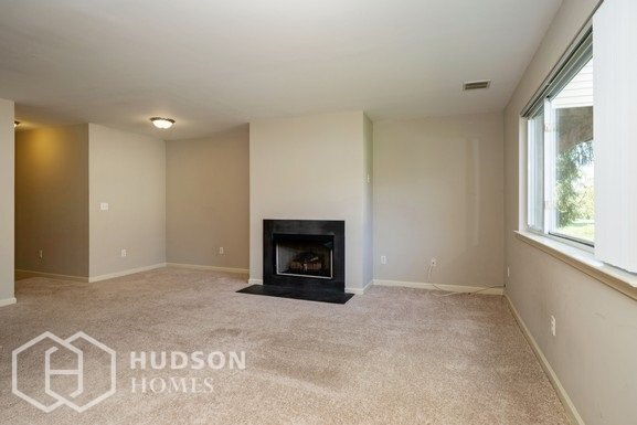 Building Photo - 104 Falcon Ridge Way N