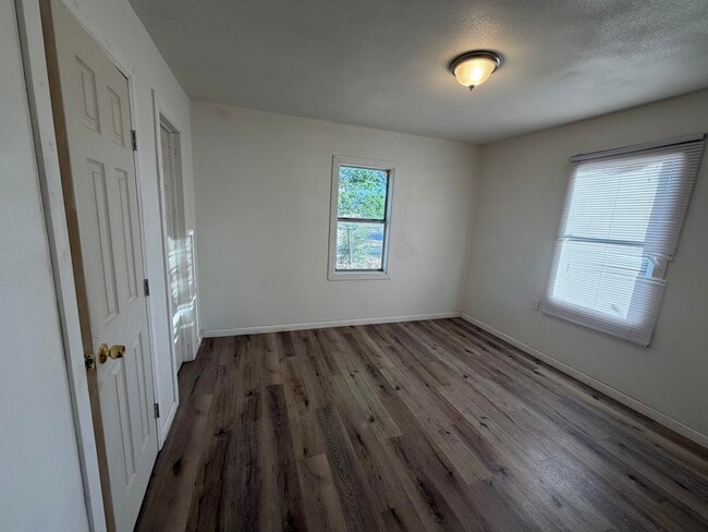 Building Photo - 4511 Avenue G