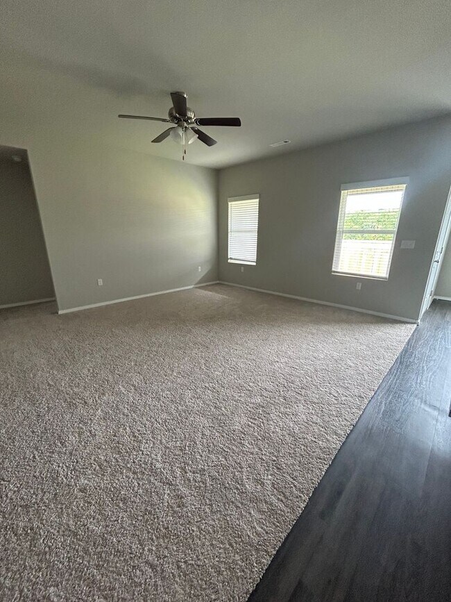 Building Photo - 3 bedroom 2 1/2 bath house with 2 car garage.