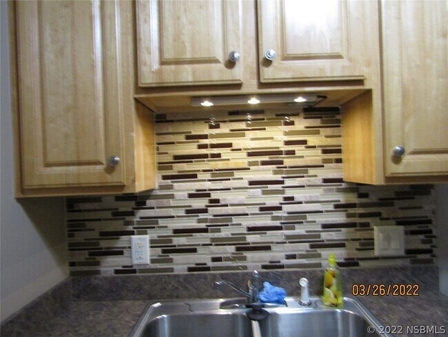 Building Photo - 400 Oakridge Blvd