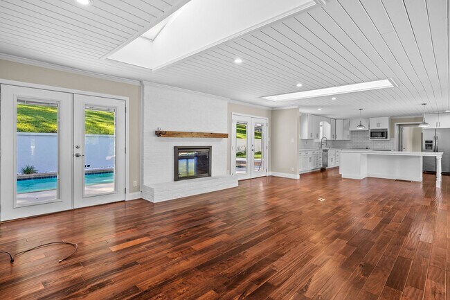 Building Photo - 10030 Tan Rara Dr