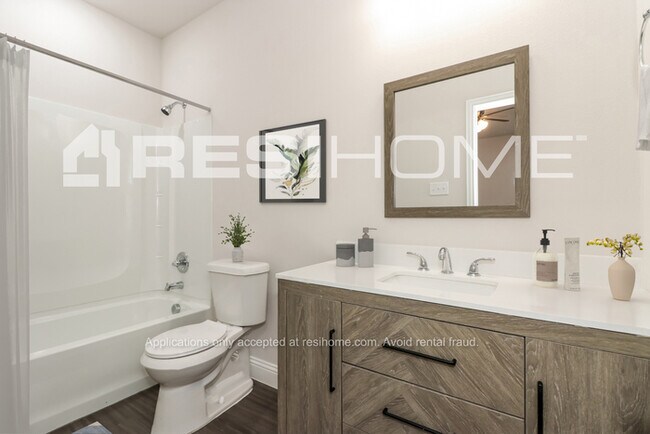 Building Photo - 3200 Chippewa Trail