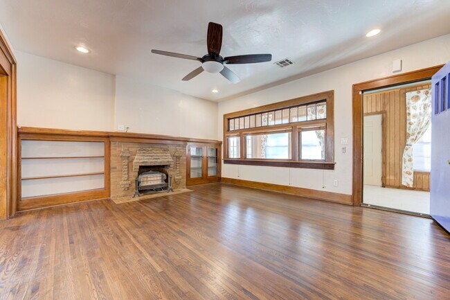 Building Photo - 1715 NW 38th St