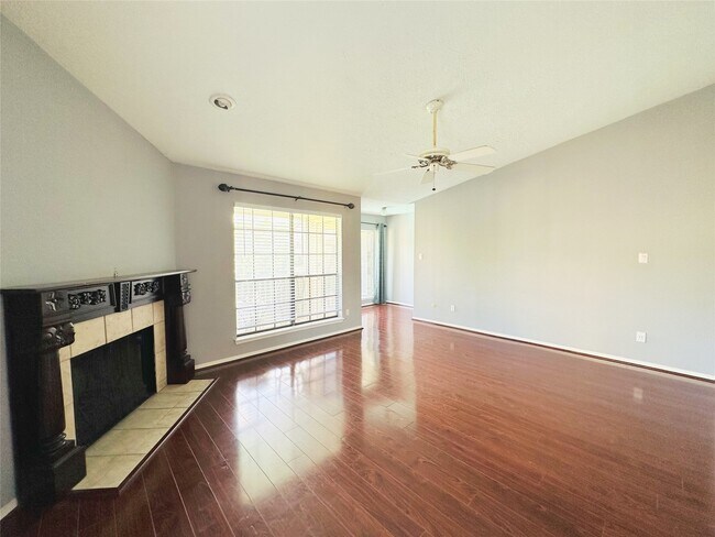 Building Photo - 7350 Kirby Dr