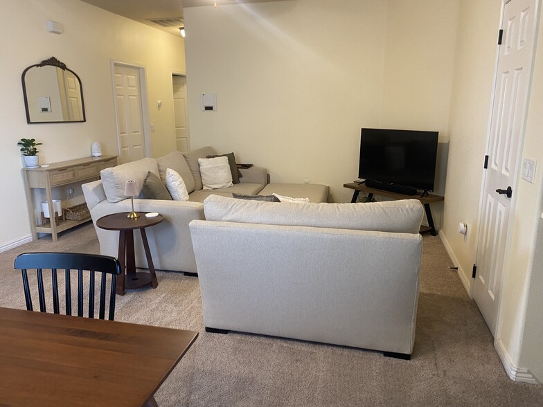 Living Room - 1177 Northfield Rd