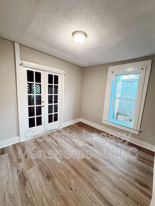Building Photo - 275 Boulevard Heights
