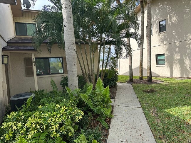 Building Photo - 26610 Southern Pines Dr