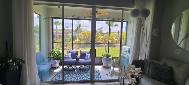 Building Photo - 5633 Del Coronado Dr