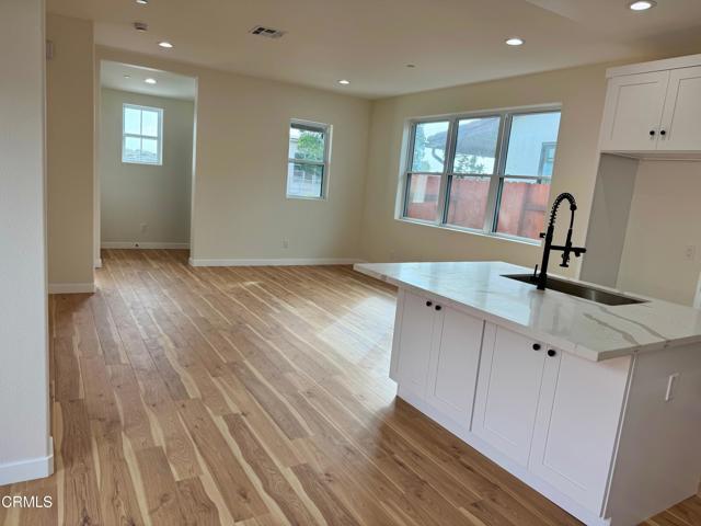 Building Photo - 1170 W 1st St