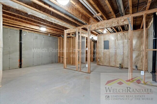 Building Photo - 15271 S Reins Wy