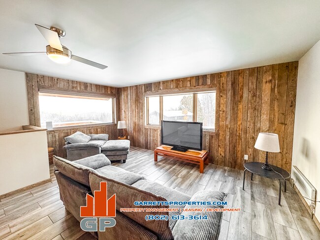 Building Photo - 1698 Winch Hill Rd