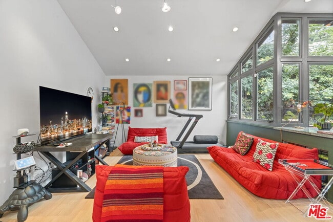 Building Photo - 354 14th St