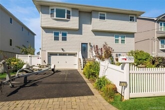 Building Photo - 869 Beach St