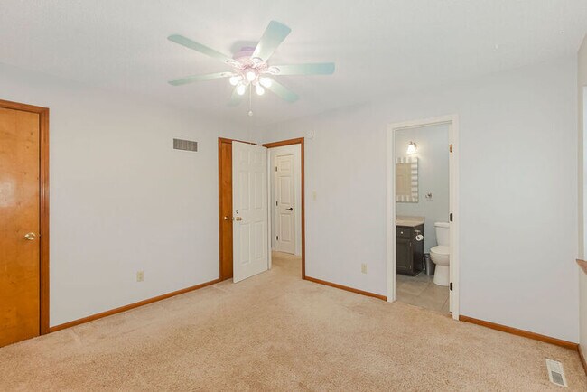 Building Photo - 15550 East 37th St S