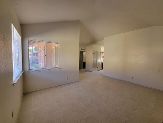 Building Photo - 3324 Red Sails Dr