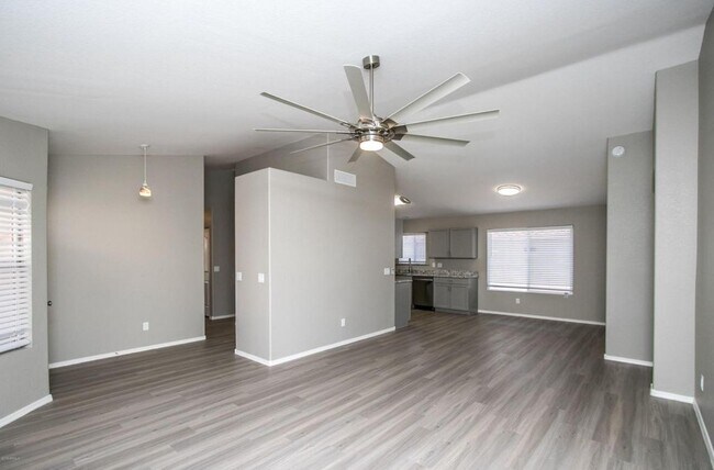 Building Photo - 3948 E Stanford Ave