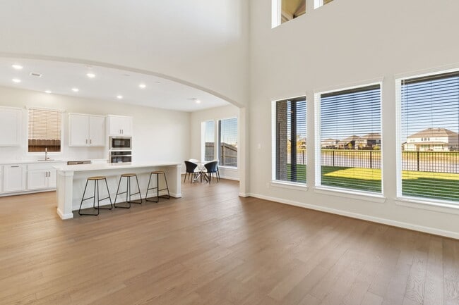 Building Photo - 6131 Belleau Lake Dr