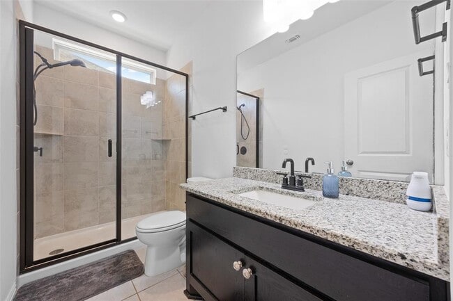 Building Photo - 303 Eagle Ford Dr