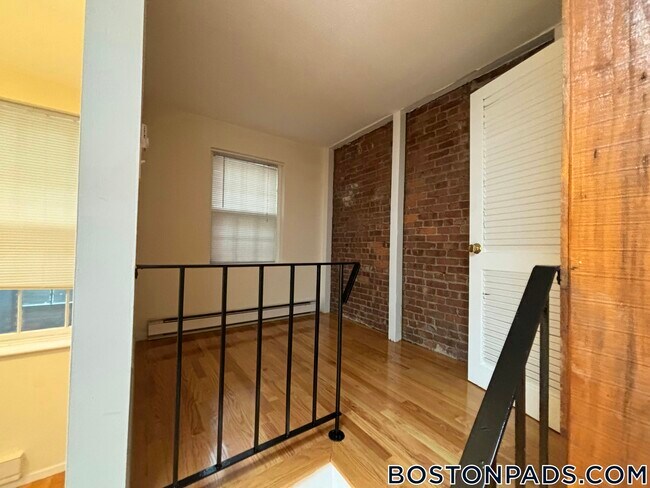 Building Photo - 277 Marlborough St