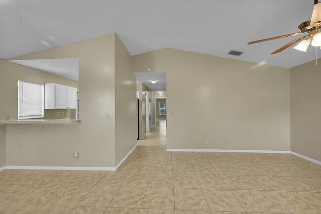 Building Photo - 901 10th St