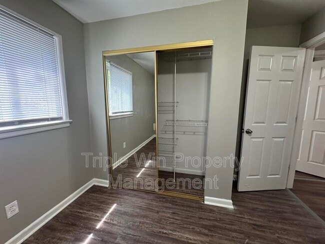 Building Photo - 48 Wayside Dr