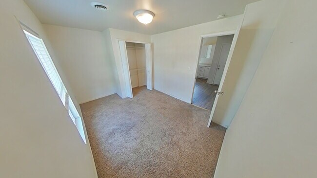 Building Photo - 219 S Main St