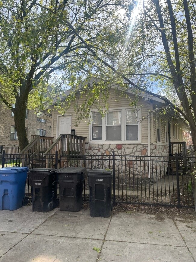 Primary Photo - 7414 S Colfax Ave