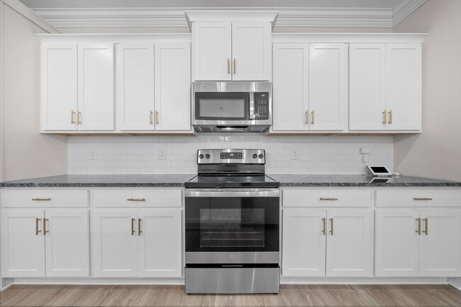 Building Photo - 3 Bedroom 2 1/2 Bath Dog Friendly Home For Rent!