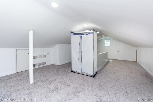 Building Photo - 4120 Lotus Dr