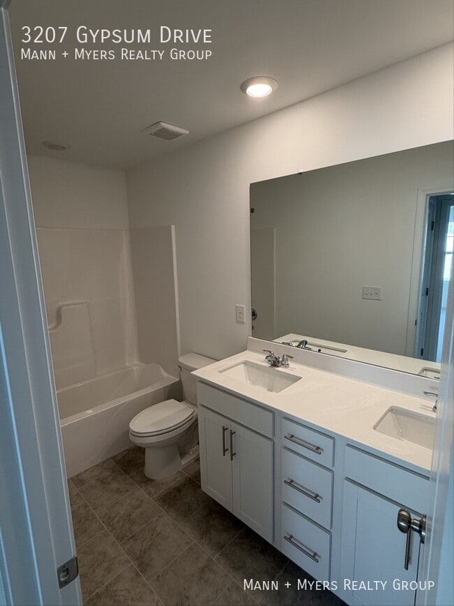 Building Photo - 3207 Gypsum Dr