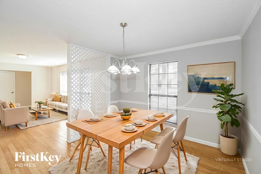 Building Photo - 2462 Ridgecrest Ave