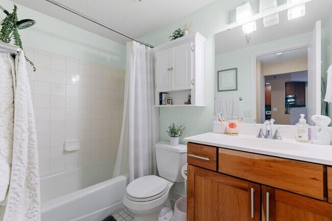 Building Photo - 401 S 1st St