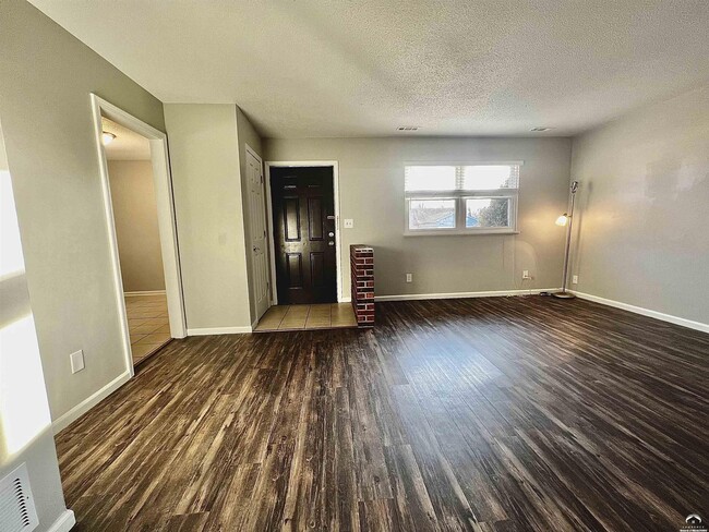Building Photo - 3710 Brush Creek Dr