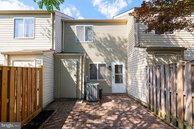 Building Photo - 8483 Aurora Ct