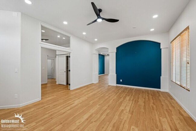Building Photo - Beautiful 4Bdm 2Ba Home with Private Backyard in Gilbert!