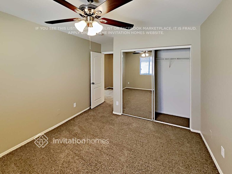 Building Photo - 10054 E Impala Ave