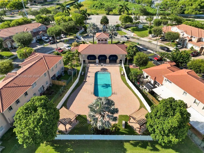 Building Photo - 27463 SW 137th Ct