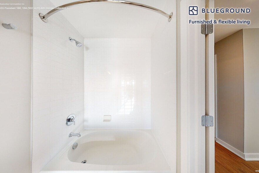 Building Photo - 555 S President St