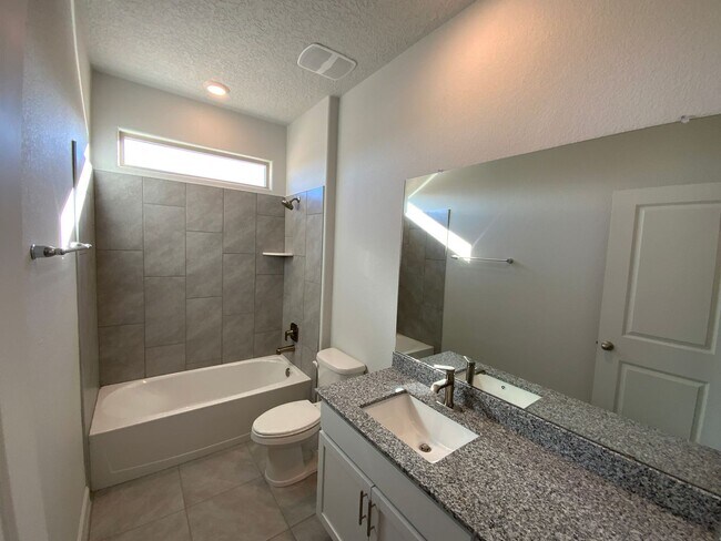 Building Photo - 3 Bedroom Single Story New Build in Lomas Encantadas in Rio Rancho!