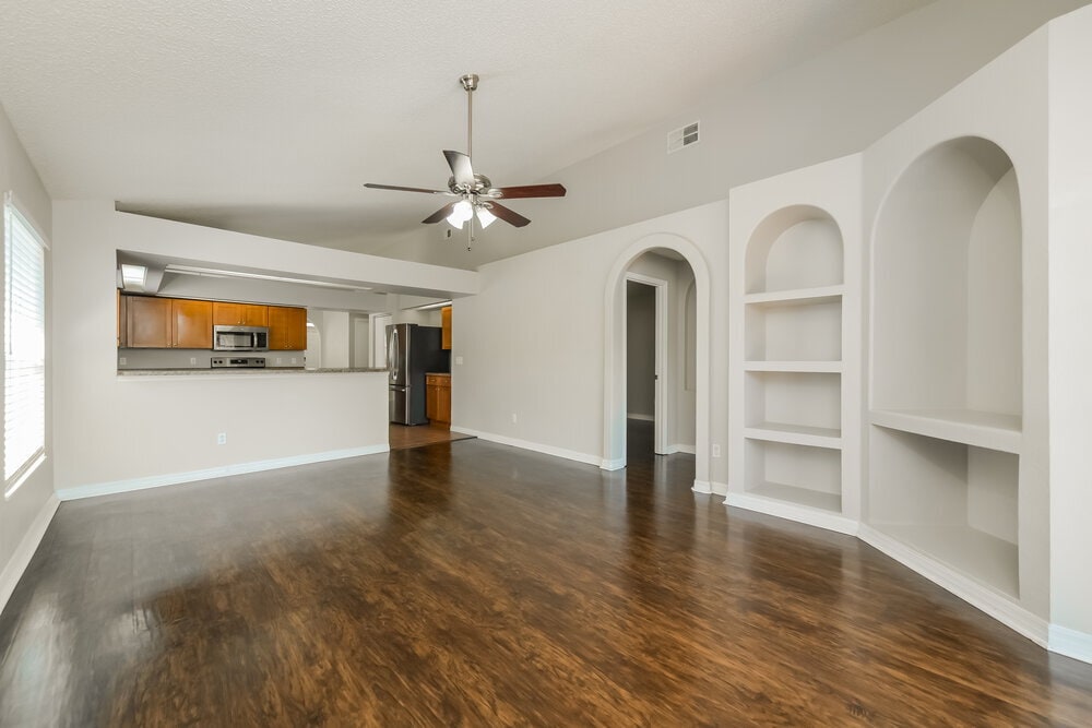 Building Photo - 16444 Coopers Hawk Ave