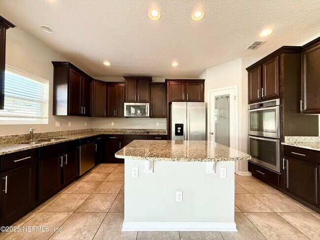 Building Photo - 4105 Halifax Ln
