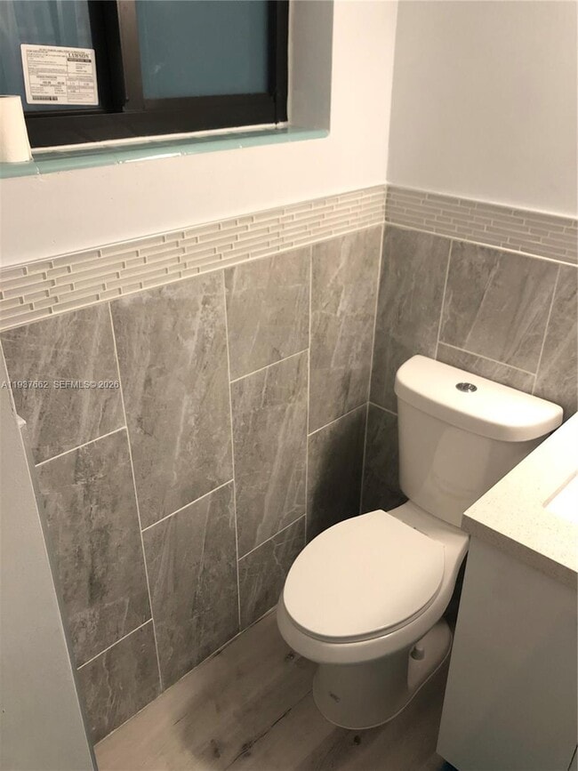 Building Photo - 1016 NE 17th Ave