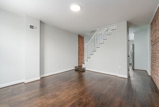 Building Photo - 611 Oldham St