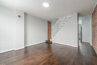 Building Photo - 611 Oldham St