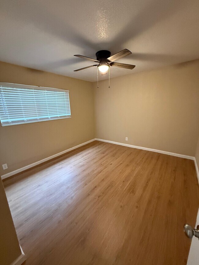 Building Photo - 8000 Winsford Dr