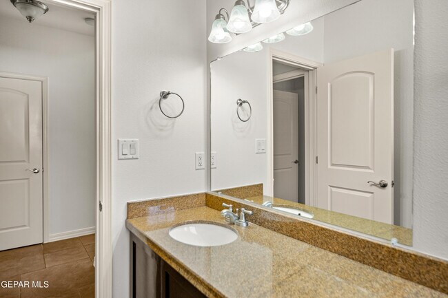 Building Photo - 14116 Rainbow Point Dr