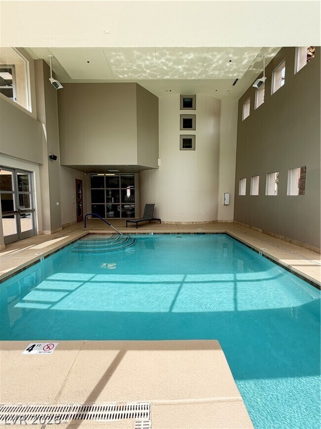 Building Photo - 87 E Agate Ave