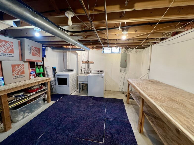 Building Photo - 2838 Continental Dr