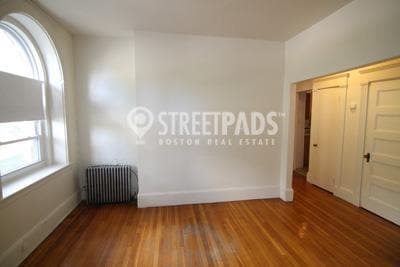 Building Photo - 1 bedroom in Brookline MA 02446