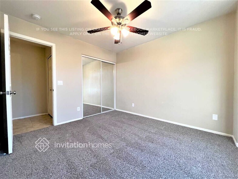 Building Photo - 1057 S Wildrose Cir